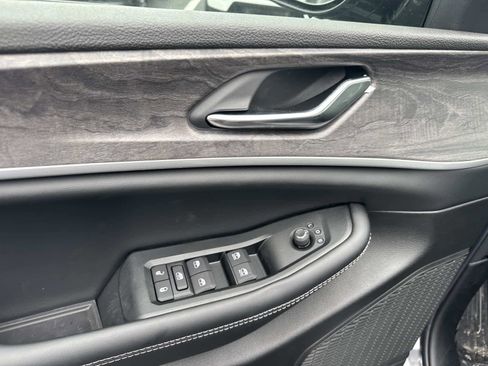New 2026 Jeep Grand Cherokee Altitude RWD image 12