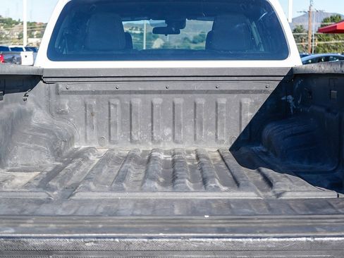 Used 2022 Nissan Frontier SV image 27