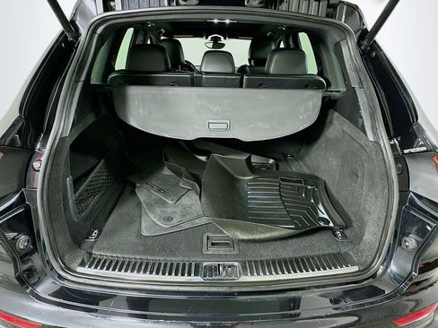 Used 2017 Porsche Cayenne image 27