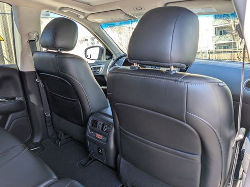 Used 2015 Nissan Pathfinder SL w/ SL Premium Package image 21