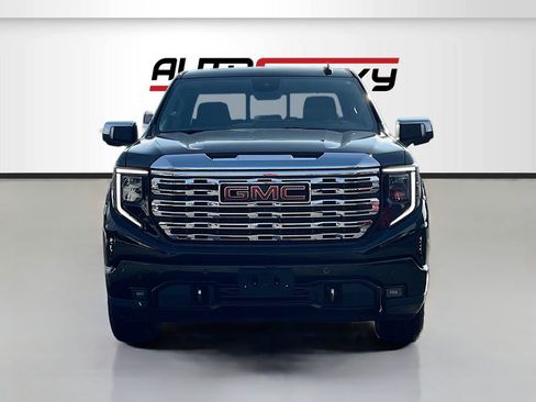 Used 2023 GMC Sierra 1500 Denali w/ Technology Package AWD/4WD image 2
