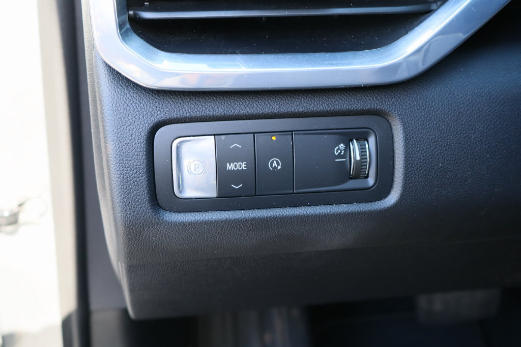 Certified 2026 GMC Acadia Elevation w/ Elevation Premium Package FWD image 12