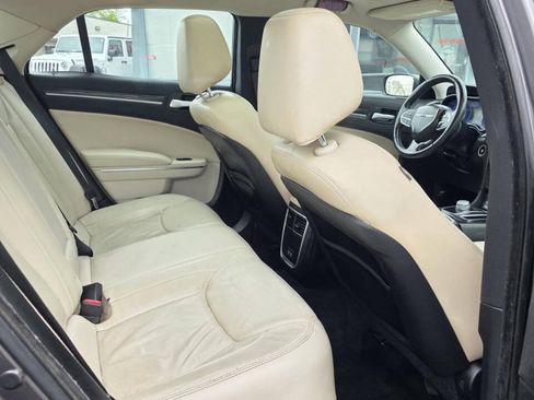 Used 2017 Chrysler 300 Limited w/ Value Package RWD image 20