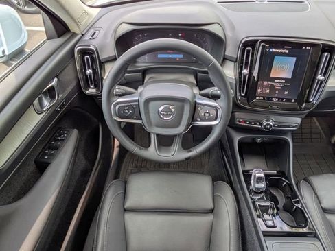 Used 2024 Volvo XC40 B5 Plus AWD/4WD image 16