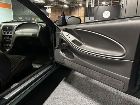 Used 2001 Ford Mustang GT image 44