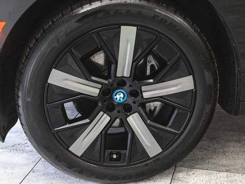 Used 2023 BMW iX xDrive50 w/ Convenience Package image 5