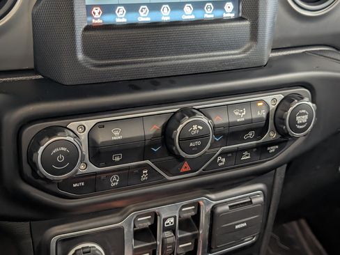 Used 2021 Jeep Wrangler Unlimited Sport AWD/4WD image 20