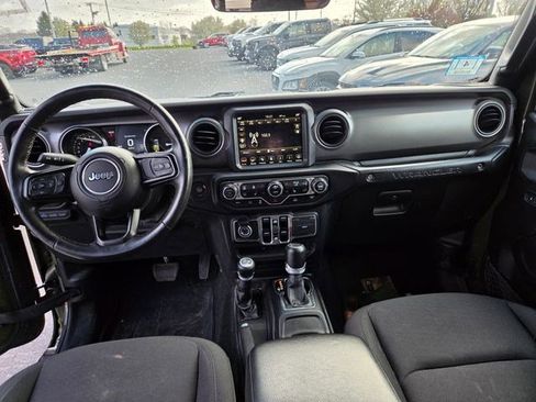 Used 2023 Jeep Wrangler Unlimited w/ Cold Weather Group image 5