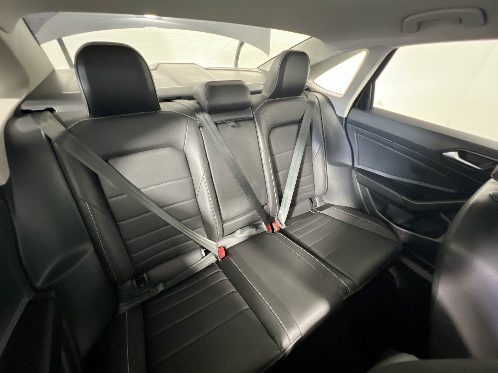 Used 2024 Volkswagen Jetta SE FWD image 32