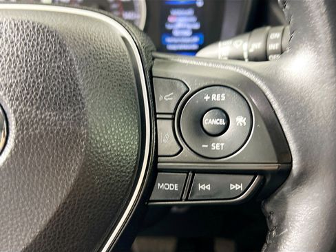 Used 2022 Toyota Corolla Cross LE image 18