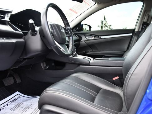 Used 2018 Honda Civic Touring image 16