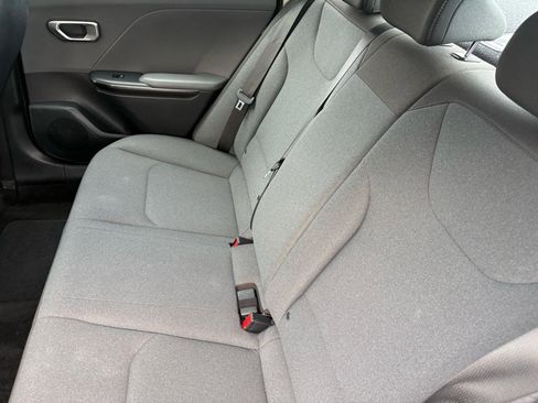 Used 2025 Kia K4 image 36