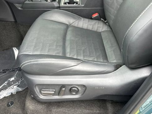 Used 2025 Toyota 4Runner TRD Off-Road Premium AWD/4WD image 28