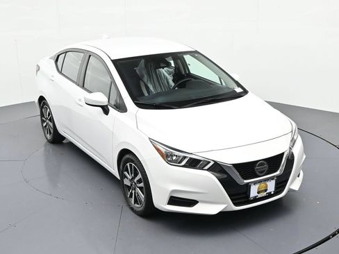 Used 2022 Nissan Versa SV FWD image 14