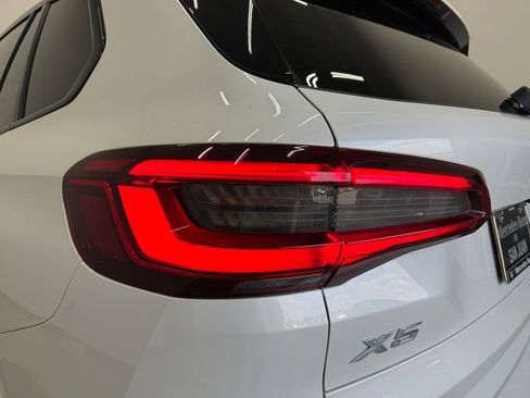 Used 2019 BMW X5 xDrive40i w/ M Sport Package image 32