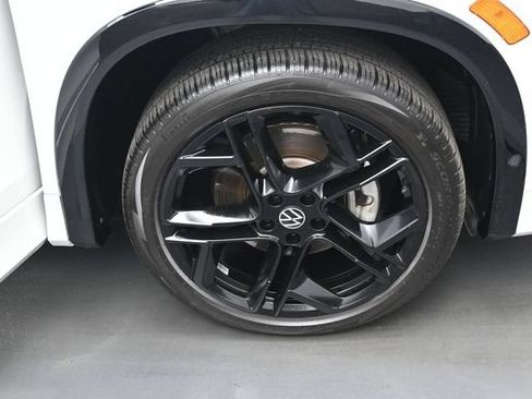 Used 2025 Volkswagen Tiguan SE R-Line AWD/4WD image 36
