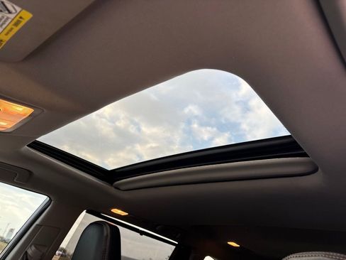 Used 2018 Toyota Highlander XLE image 8