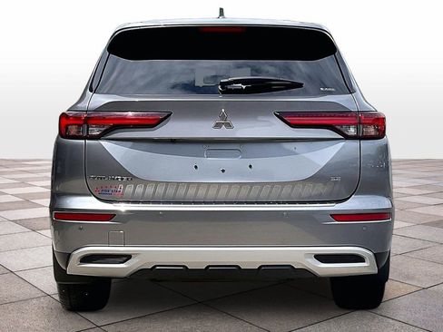 Used 2022 Mitsubishi Outlander SE AWD/4WD image 4