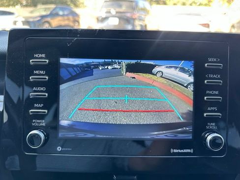 Used 2022 Toyota Camry SE FWD image 11