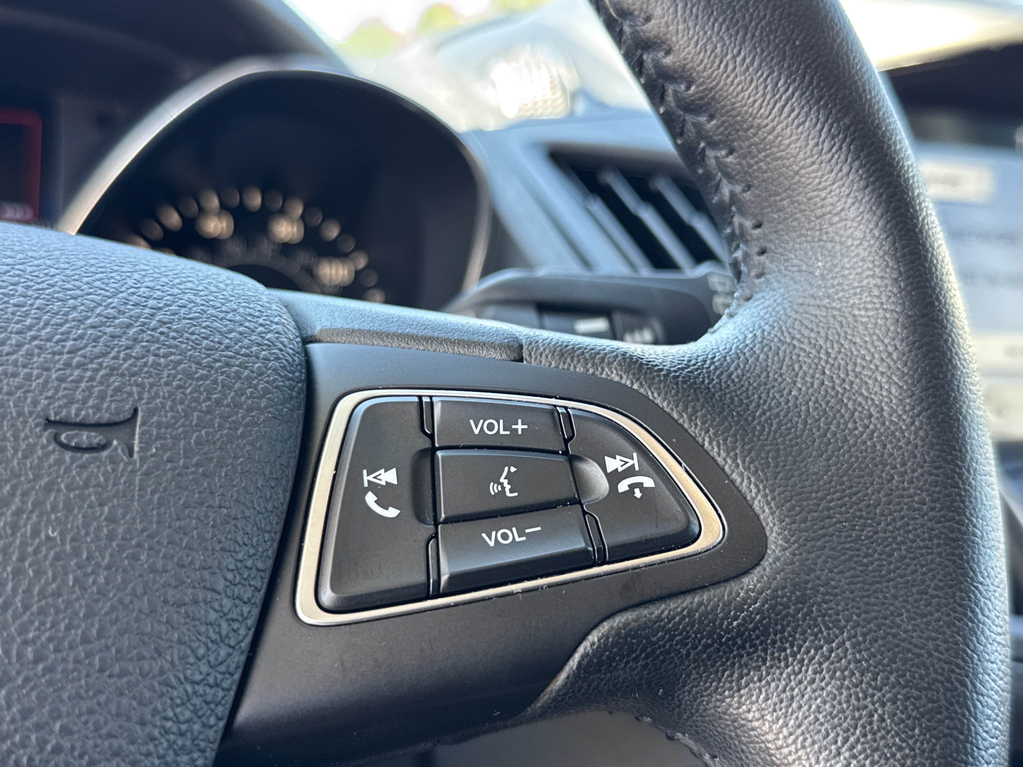 Used 2019 Ford Escape SEL FWD image 33