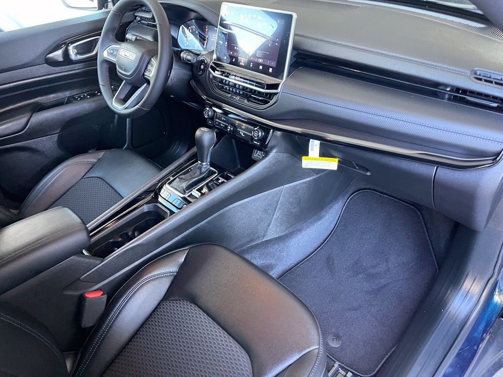 New 2026 Jeep Compass Latitude AWD/4WD image 14