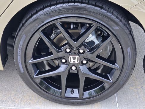 Used 2025 Honda Civic Sport image 10