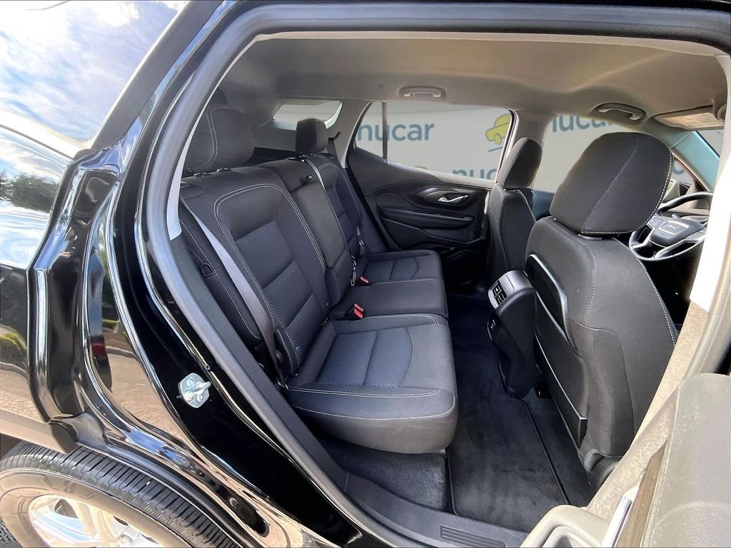 Used 2024 GMC Terrain SLE AWD/4WD image 16