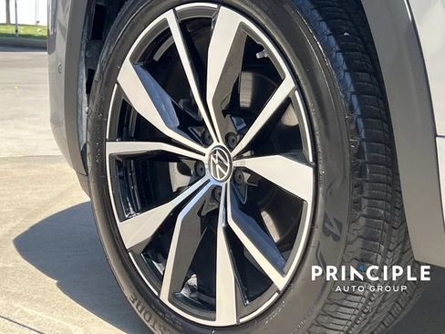 Used 2026 Volkswagen Atlas SEL Premium R-Line AWD/4WD image 7