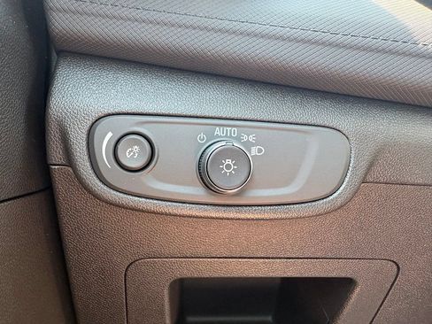 Used 2026 Chevrolet TrailBlazer LT w/ LT Cold Weather Package FWD image 17