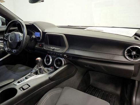 Used 2020 Chevrolet Camaro LT w/ Black Appearance Package RWD image 33