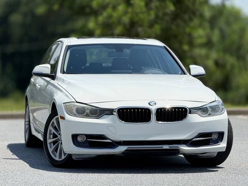 Used 2018 BMW 320i xDrive Sedan AWD/4WD image 4