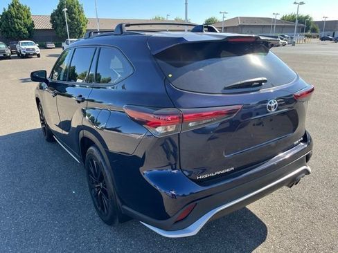 Used 2024 Toyota Highlander XSE AWD/4WD image 7