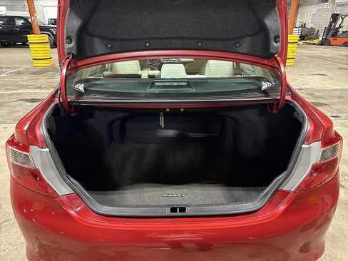 Used 2012 Toyota Camry LE image 11