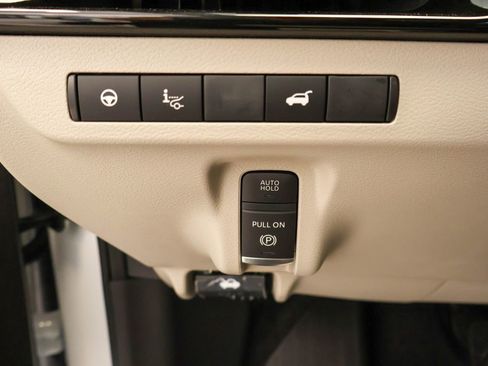 New 2026 Nissan Murano Platinum image 9