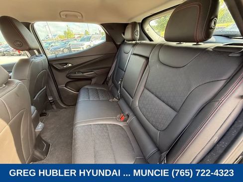 Used 2023 Chevrolet Bolt EUV LT w/ Convenience Package FWD image 20
