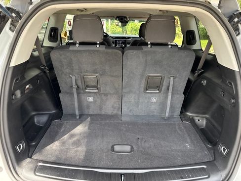 Used 2023 Jeep Grand Cherokee L Laredo RWD image 24