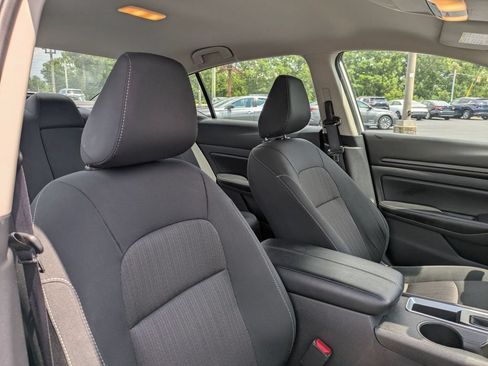 Used 2025 Nissan Altima 2.5 SV FWD image 35