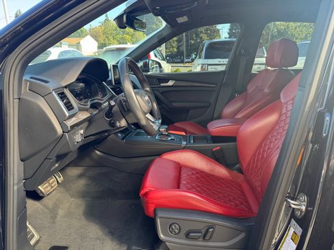 Used 2018 Audi SQ5 Prestige w/ Prestige Package AWD/4WD image 3