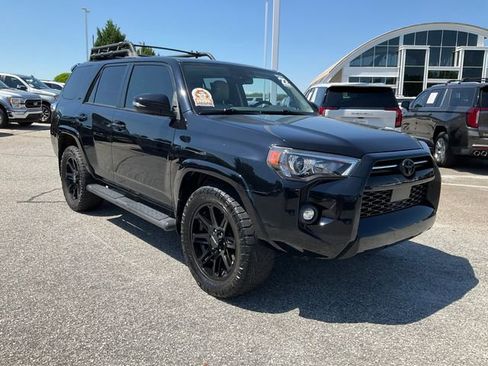 Used 2022 Toyota 4Runner SR5 Premium w/ Moonroof Package RWD image 3