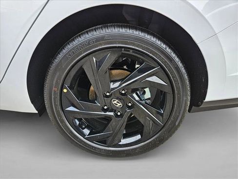 New 2026 Hyundai Elantra SEL Sport FWD image 10