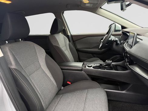 Used 2022 Nissan Rogue SV image 15