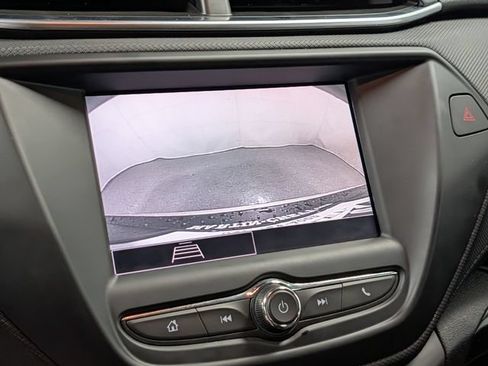 Used 2021 Chevrolet TrailBlazer LT FWD image 24