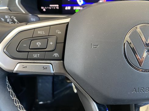 Certified 2023 Volkswagen Tiguan SE FWD image 6