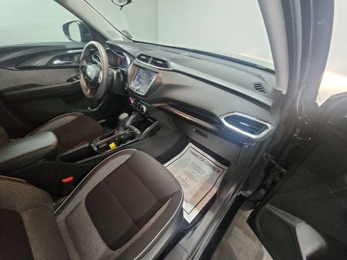 Used 2023 Chevrolet TrailBlazer LT FWD image 26