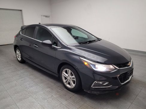 Used 2018 Chevrolet Cruze LT w/ Convenience Package FWD image 13