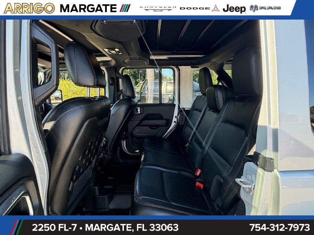 Used 2022 Jeep Wrangler Unlimited Rubicon AWD/4WD image 11