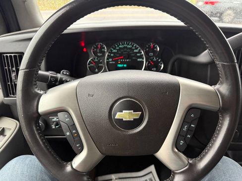 Used 2017 Chevrolet Express 3500 LT w/ LT Preferred Equipment Group image 18