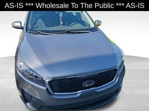 Used 2019 Kia Sorento LX image 2