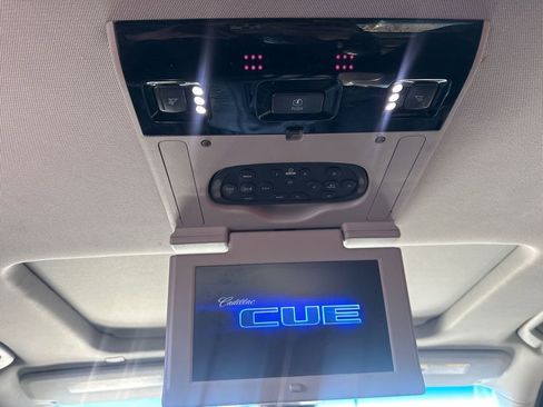 Used 2018 Cadillac Escalade Luxury image 15