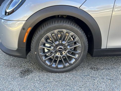 New 2026 MINI Cooper 4-Door Hardtop image 9